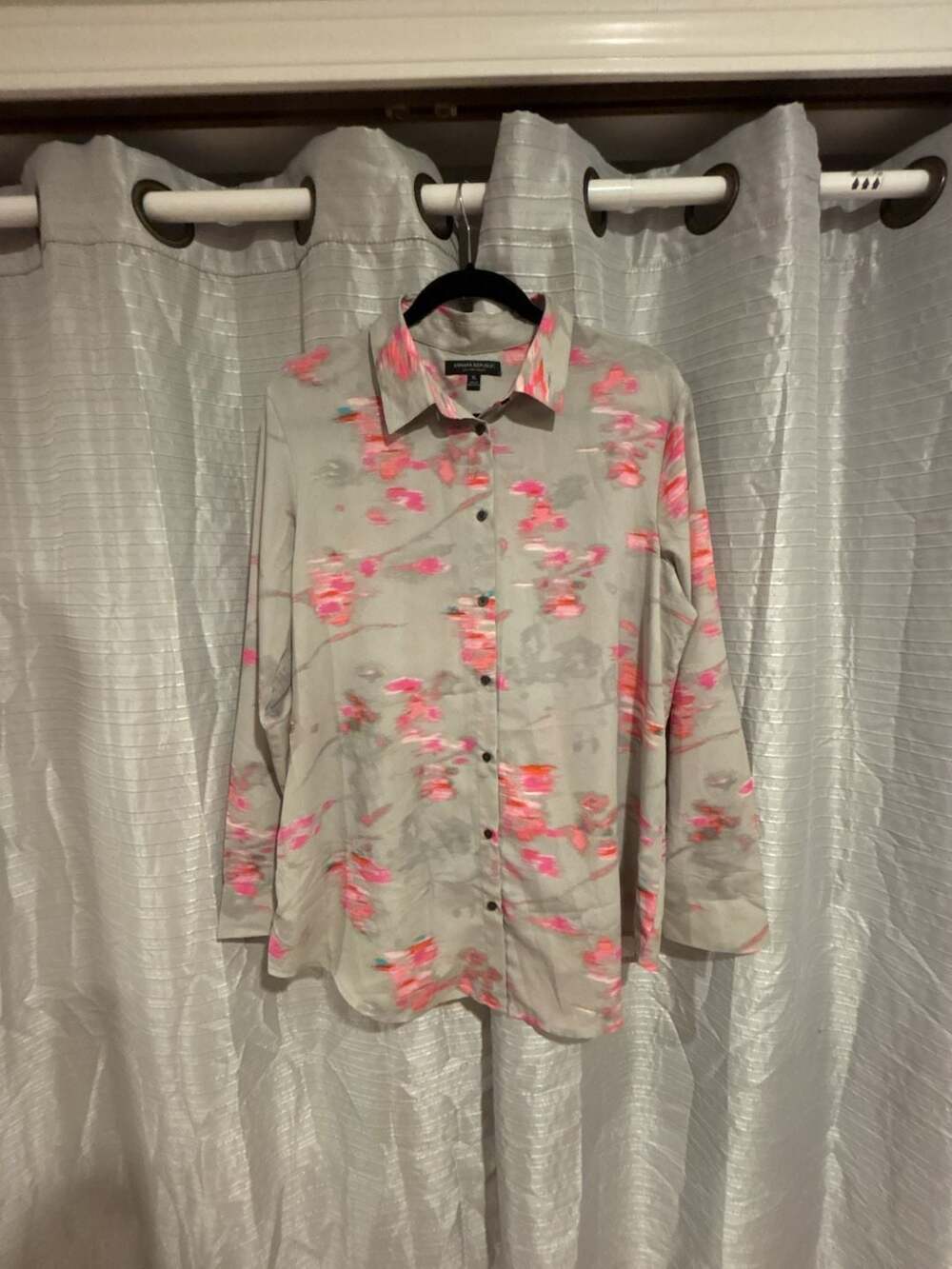 Banana Republic Dillon Shirt Size XL Gray Pink Abstract Ikat Print Blouse